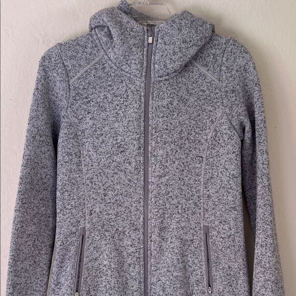 Like New! Athleta Stronger Hooded Jacket Zip-Up Gray Pockets in Size XS - Picture 3 of 14